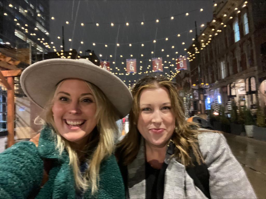 Jill and Amanda 